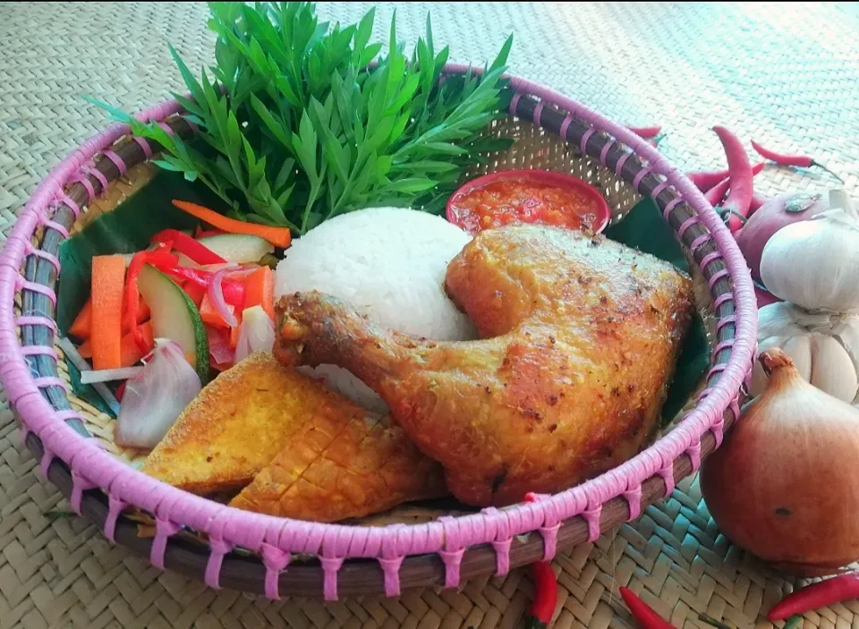 Nasi Ayam Penyet|Faqih Al-Faqdyさん