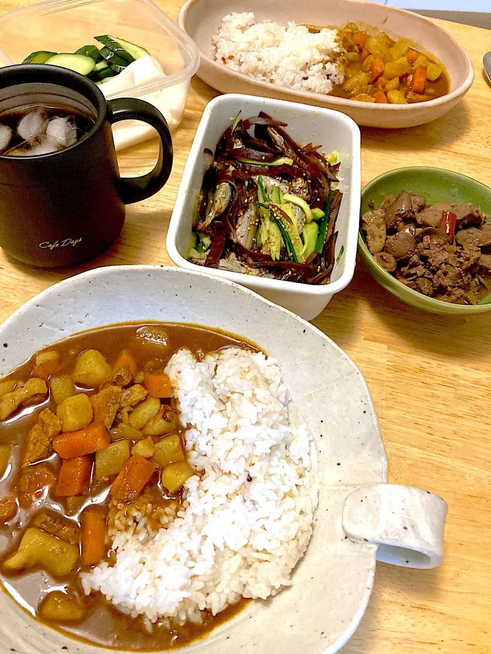 カレーライス🍛、ししゃもの劇辛南蛮漬け、レバーの甘辛煮ﾟ*｡ヽ(∀｀*)|さくたえさん