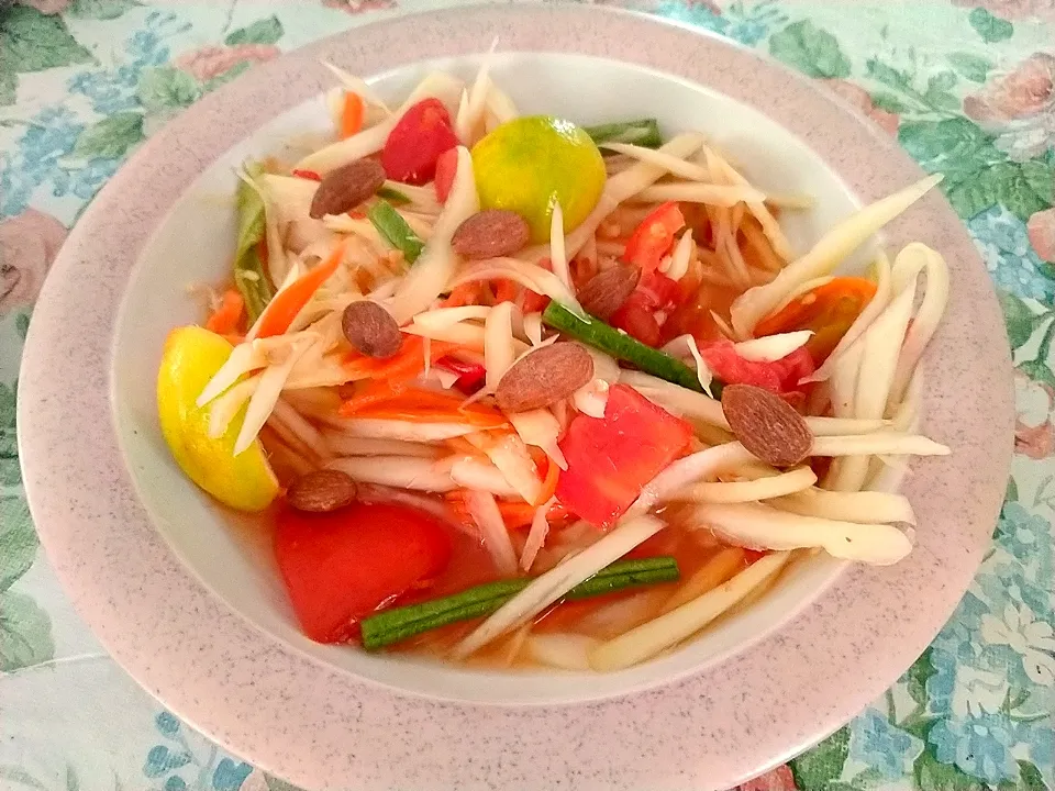 Snapdishの料理写真:Thai Somtam. (Spicy papaya salad)|Boomerangさん