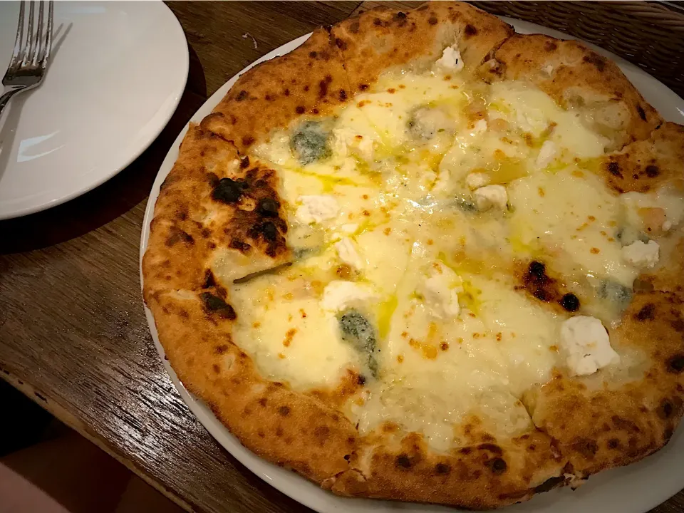 チン　クエ　フォルマッジ@ピッツェリア ベルソリーゾ🍕|友紀さん