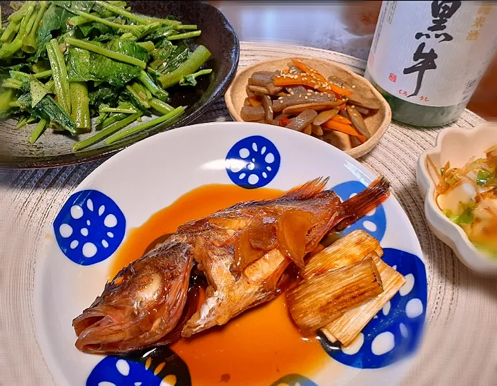 Snapdishの料理写真:がしら🐟煮付け
空芯菜炒め
きんぴらごぼう|びせんさん