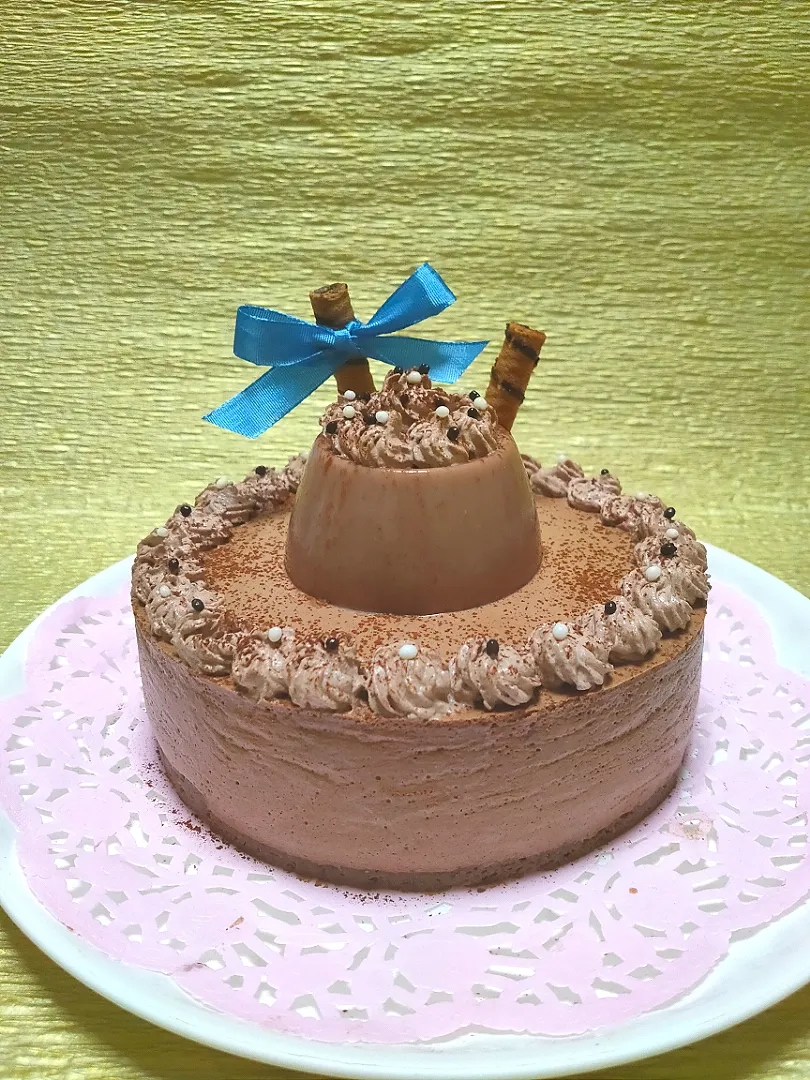 ダーリン作⸜🌷︎⸝‍
低糖質 チョコムースcake🎂
～on theチョコプリン🍮〜
土台はレンチン簡単 大豆粉スポンジ
ラカント使用です(๑´ლ`๑)ふふ♡|キャサリンさん