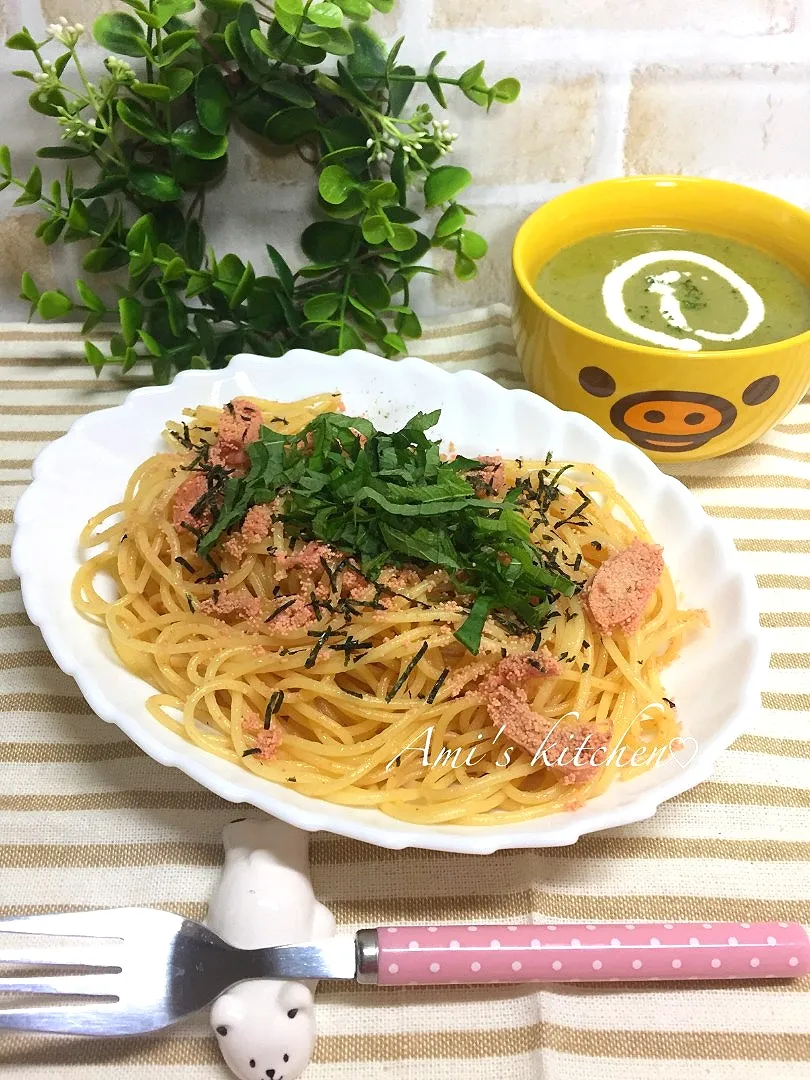 たらこスパゲティー🍝とブロッコリーのスープ😆✨|あみさん