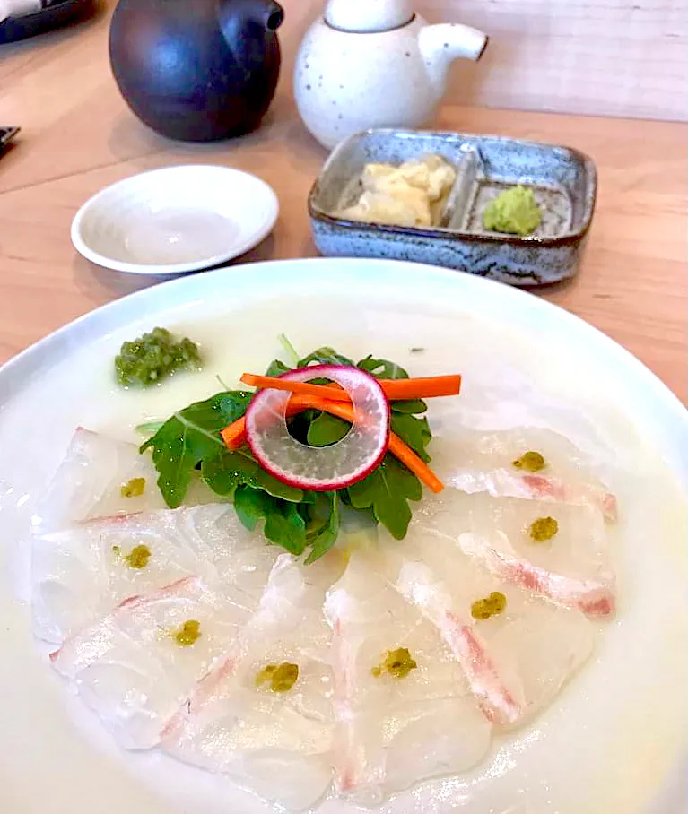 Sea bream Sashimi|gonbenさん