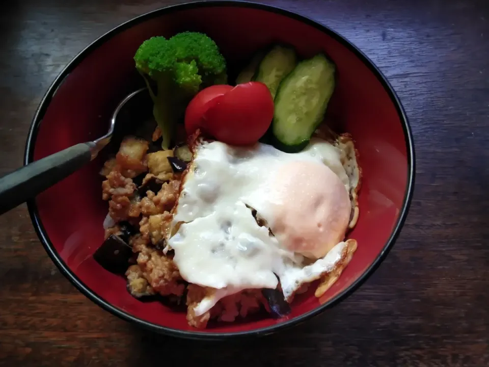 なす入り肉味噌のせごはん🍚🍴|にんにくと唐辛子が特に好き❤️(元シャリマー)さん