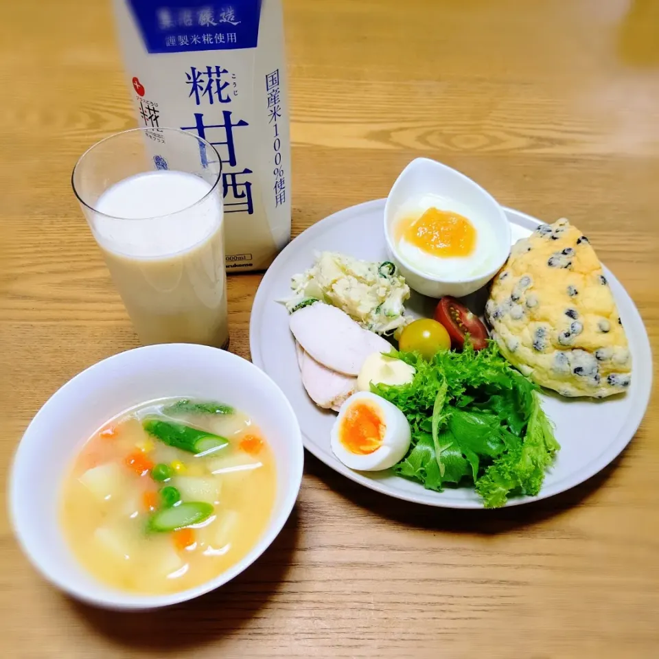 Snapdishの料理写真:『夏こそ甘酒！　甘酒ミルクスープと甘酒バナナジュース』|seri-chanさん