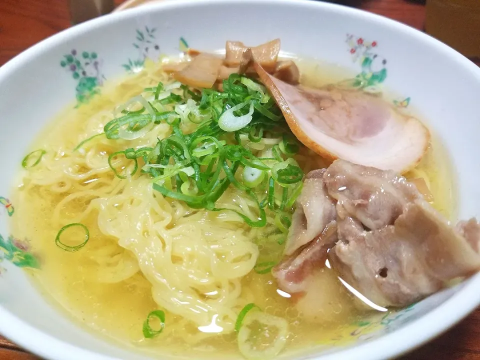 塩ラーメン|しあるさん