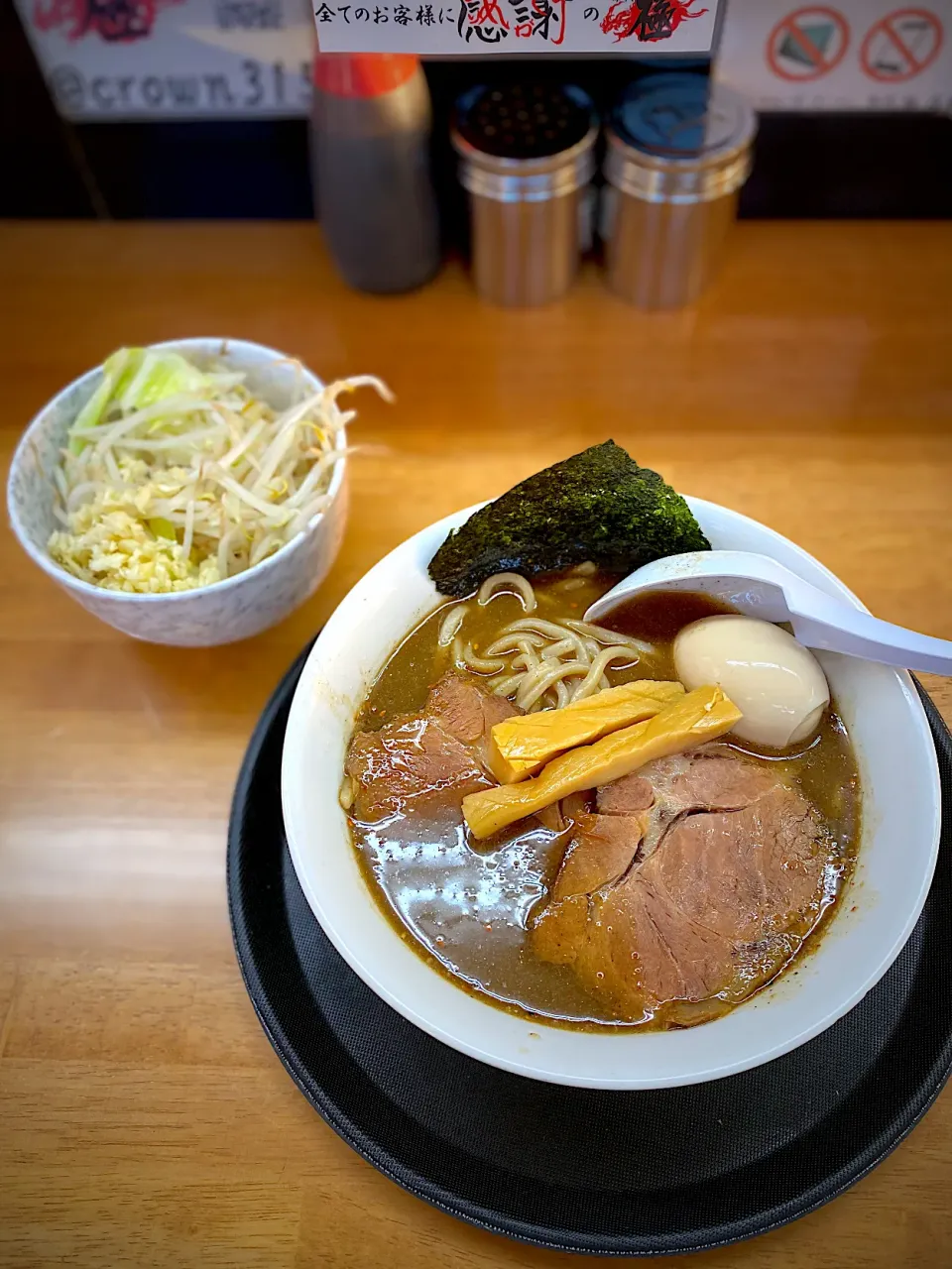 Snapdishの料理写真:煮干し豚骨ラーメン|髙野泰朋さん