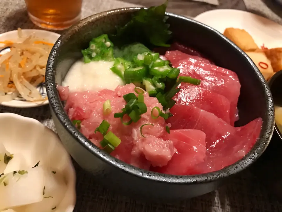 Snapdishの料理写真:鉄火丼♡|まなまな♡さん