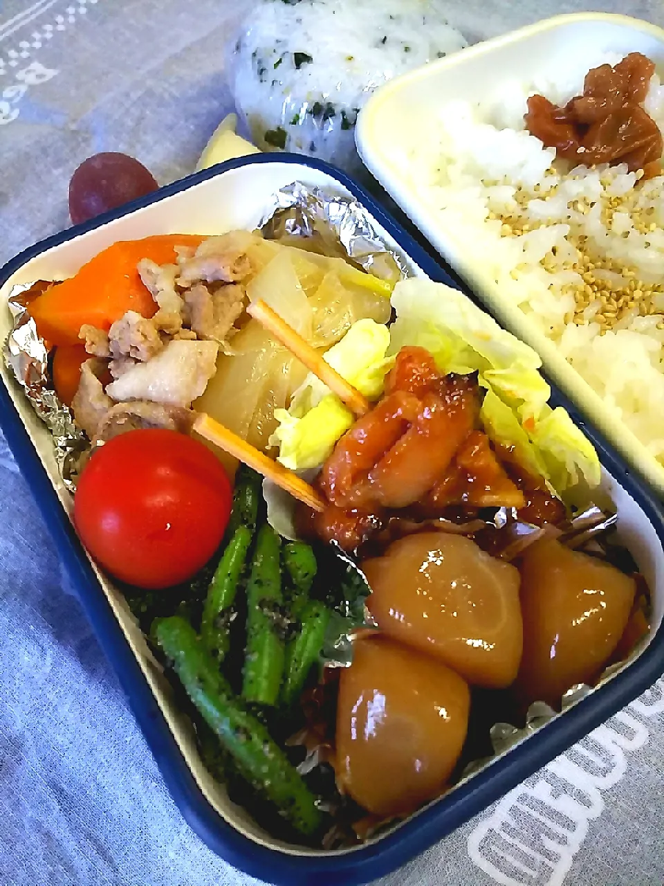 Snapdishの料理写真:にくじゃが弁当|ぱんださん