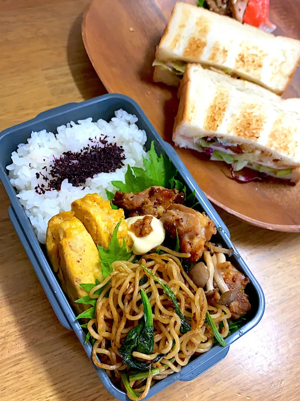 息子の朝ご飯とお昼のお弁当|まっきんさん