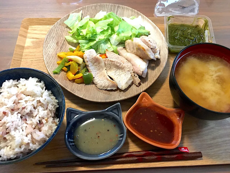 Snapdishの料理写真:豚トロご飯🍚🐖塩ダレ、焼肉のタレ|にゃふてんさん