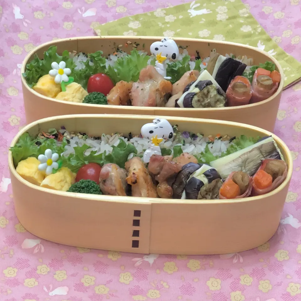 鶏モモペッパーグリル☘の双子ちゃんお弁当💙❤️ 6/28月|sweet homeさん