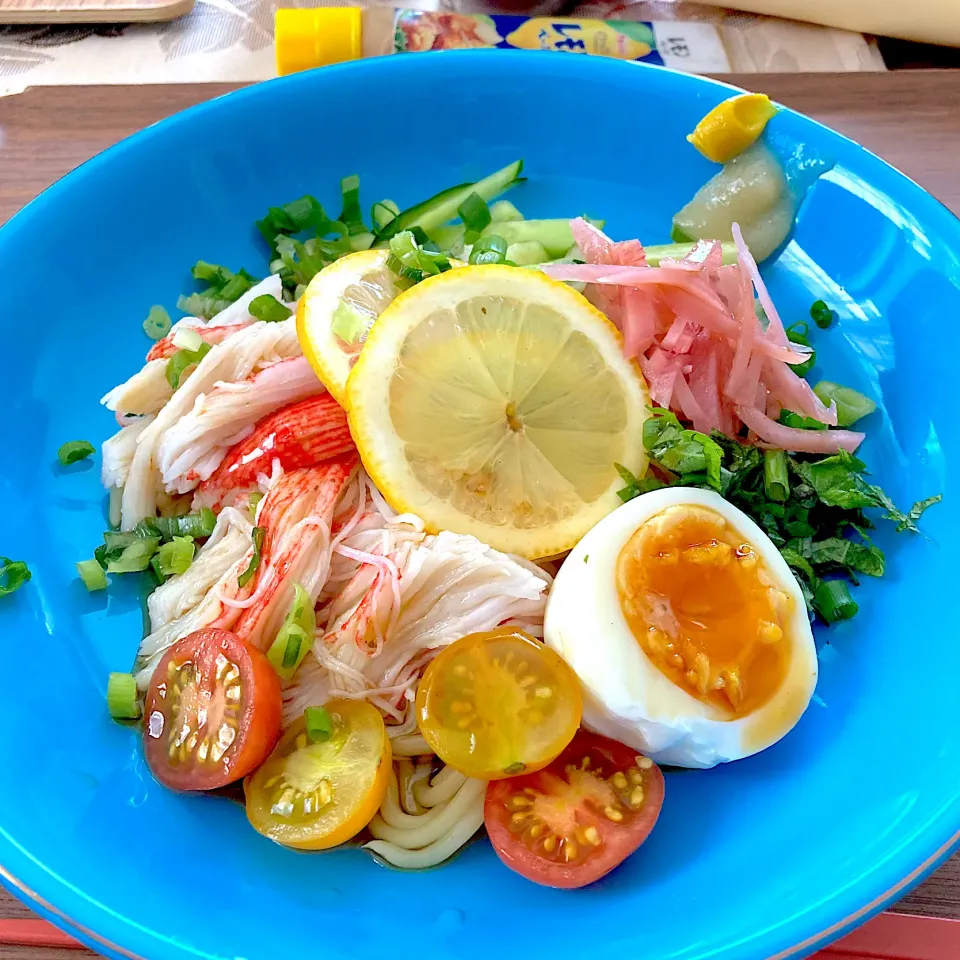 Snapdishの料理写真:こんにゃく麺の冷やし中華#糖質オフ#青じそドレッシング#ノンオイル#ヘルシー#ダイエット#冷たい麺#こんにゃく麺|ももさん