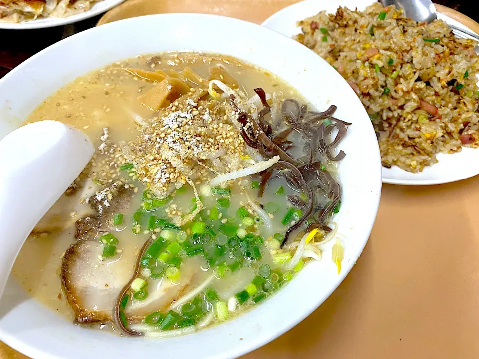 小倉「いずみ」のラーメンと半チャーハン|Kouji  Kobayashiさん