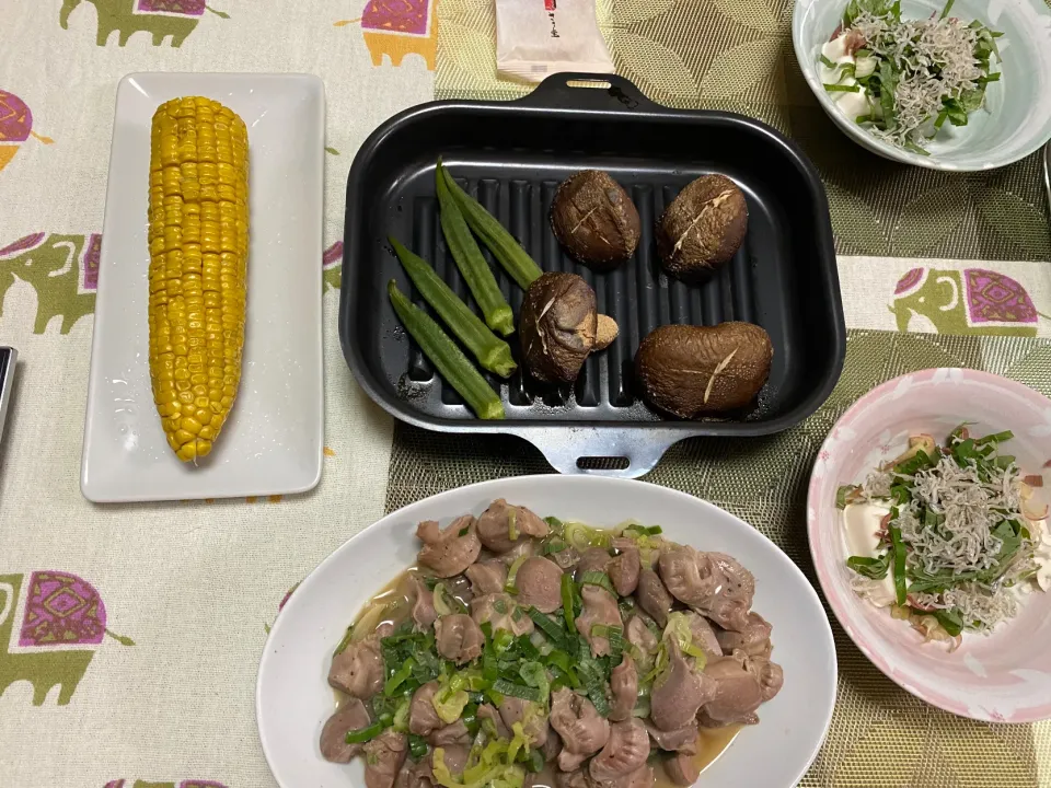 Snapdishの料理写真:砂肝ガーリックねぎ塩炒め、じゃこのせ冷奴、焼き野菜 しいたけとおくら、とうもろこし|peanutsさん