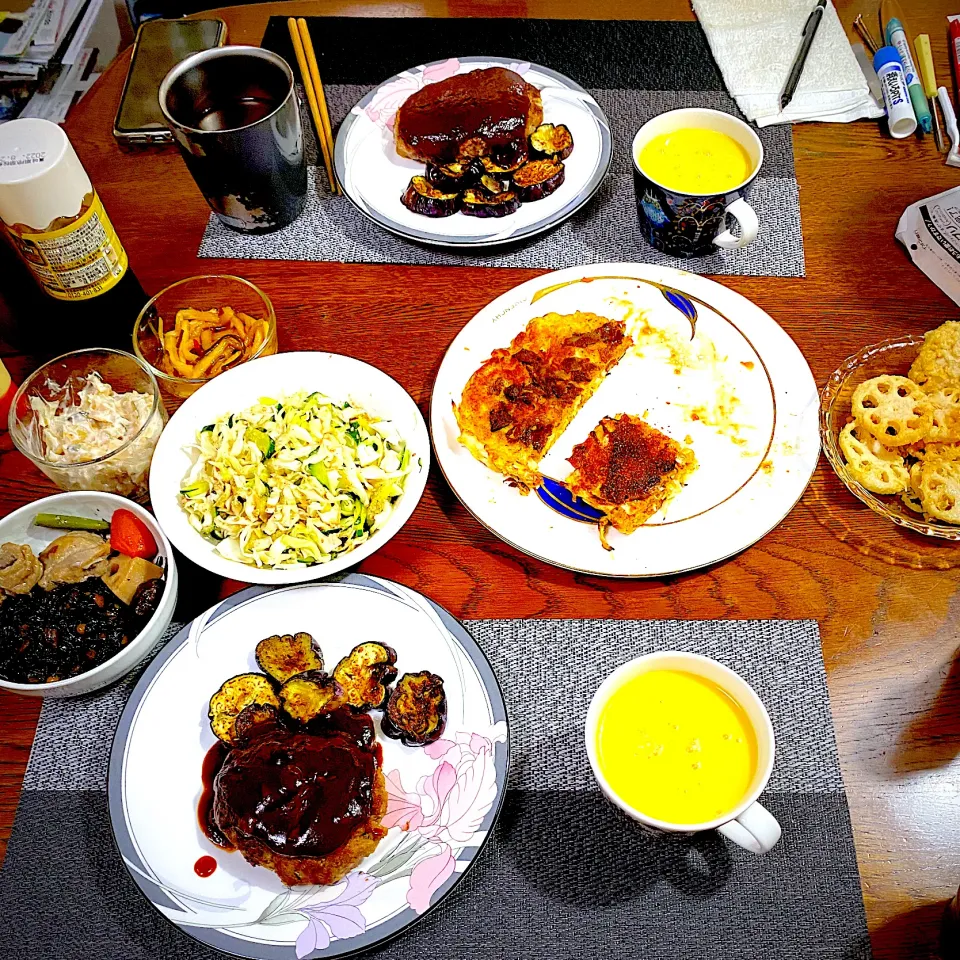 ハンバーグ、焼き茄子、お好み焼き残り、ひじき、野菜の冷製ポタージュ、常備菜、漬物|yakinasuさん