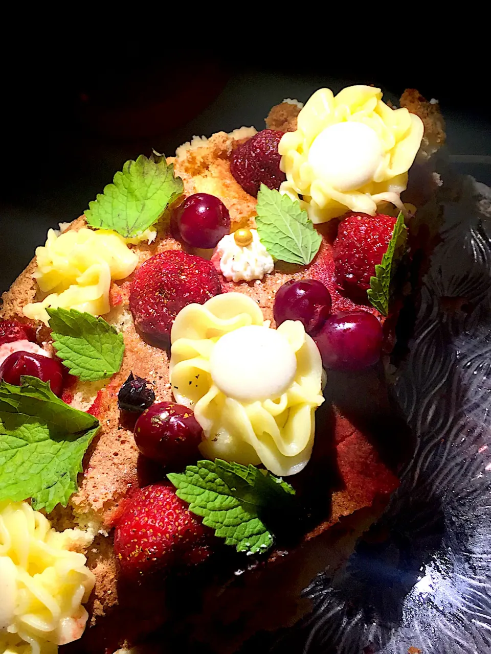 Strawberry & cherry sommer cake.|wallさん