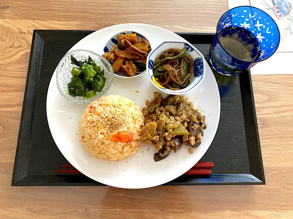 Snapdishの料理写真:ベジ料理♡茄子とズッキーニの味噌炒めのご飯|みよさん