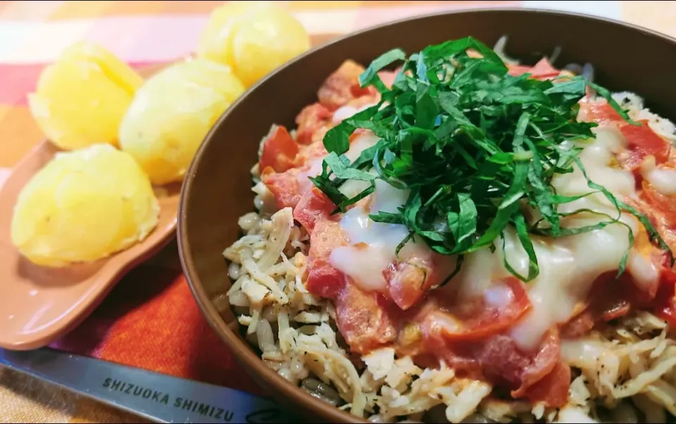 まるげりーた🍅もち麦飯
蒸して岩塩🥔キタアカリ|マギーさん