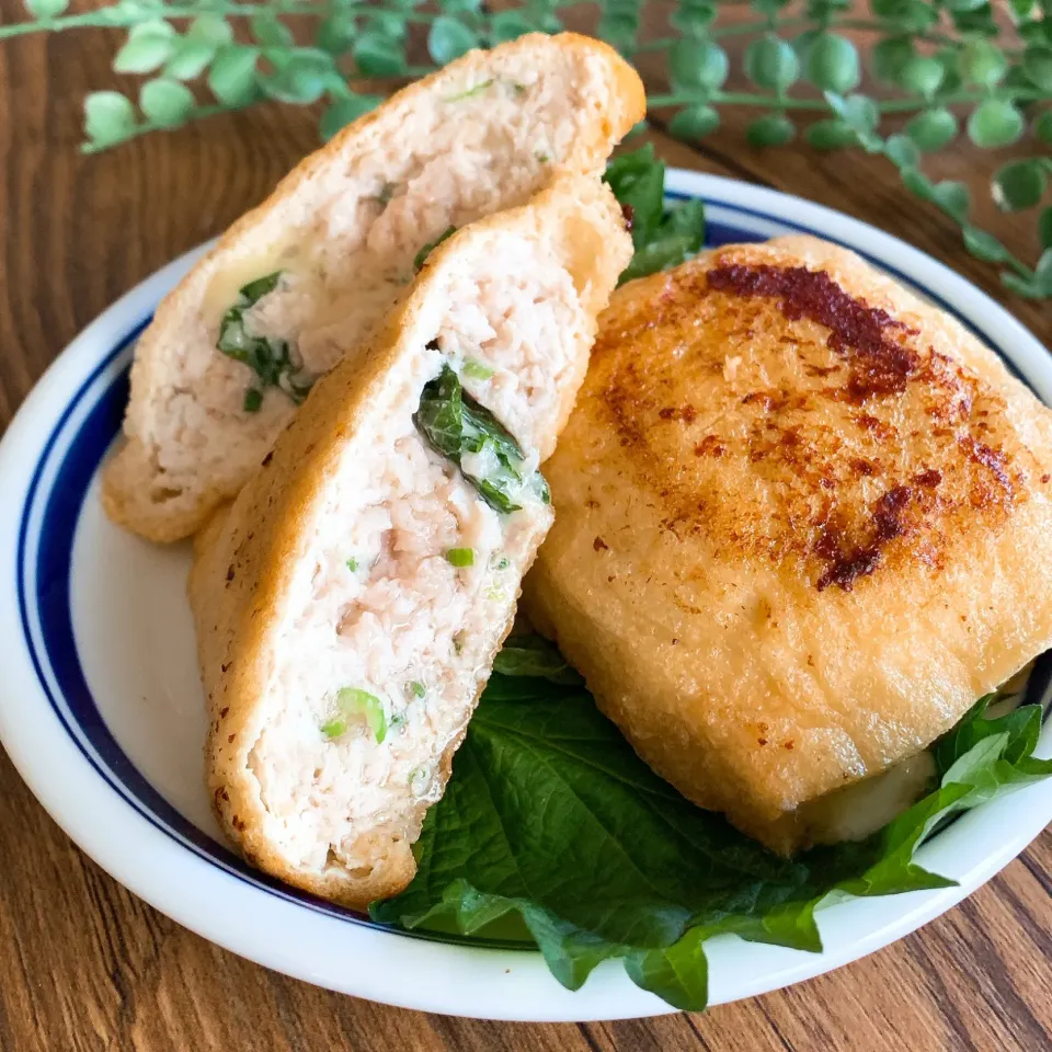 yuiママさんの料理 💕つくねの具+青ジソ入り焼き油揚げ♡
おつまみ＆おかずに💕|ユッキーさん