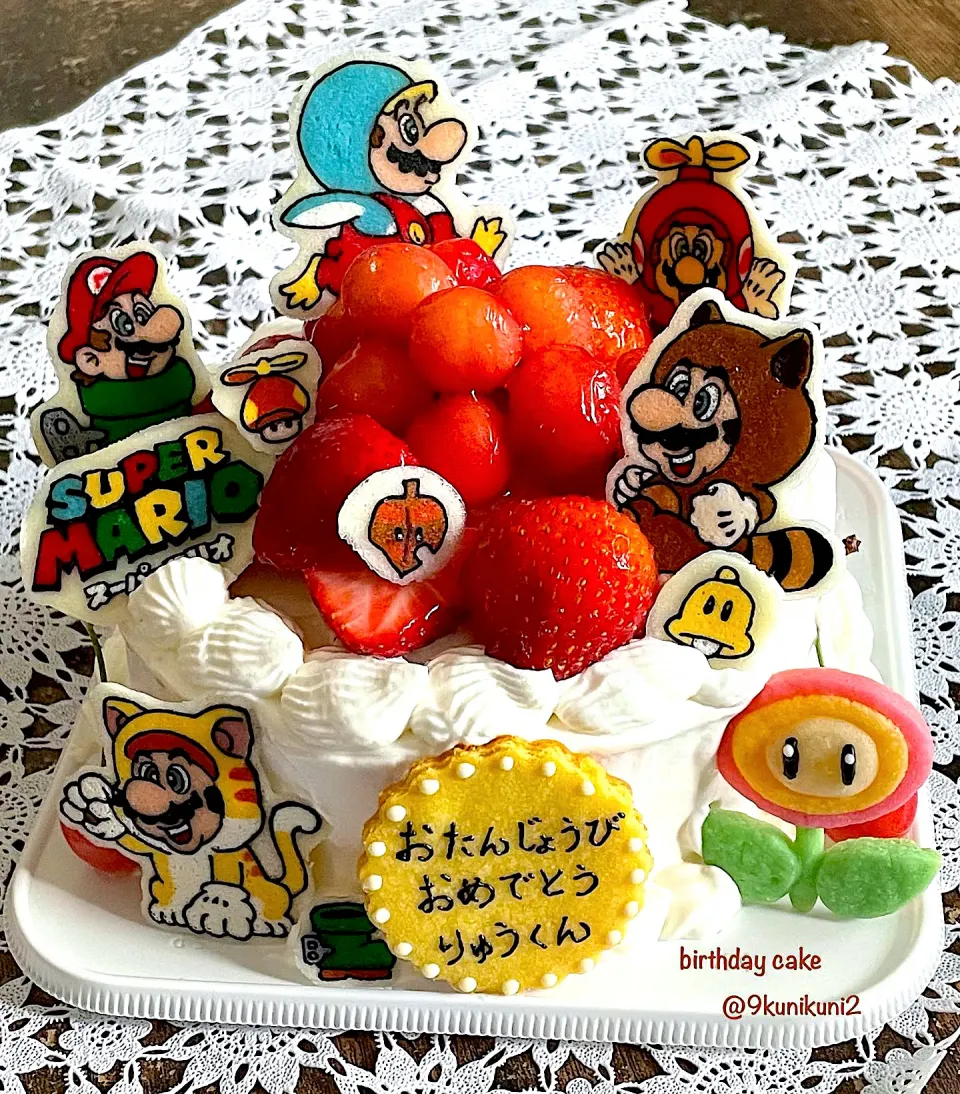 Snapdishの料理写真:スーパーマリオの誕生日ケーキ🎂を作りました❀|くぅちゃんさん