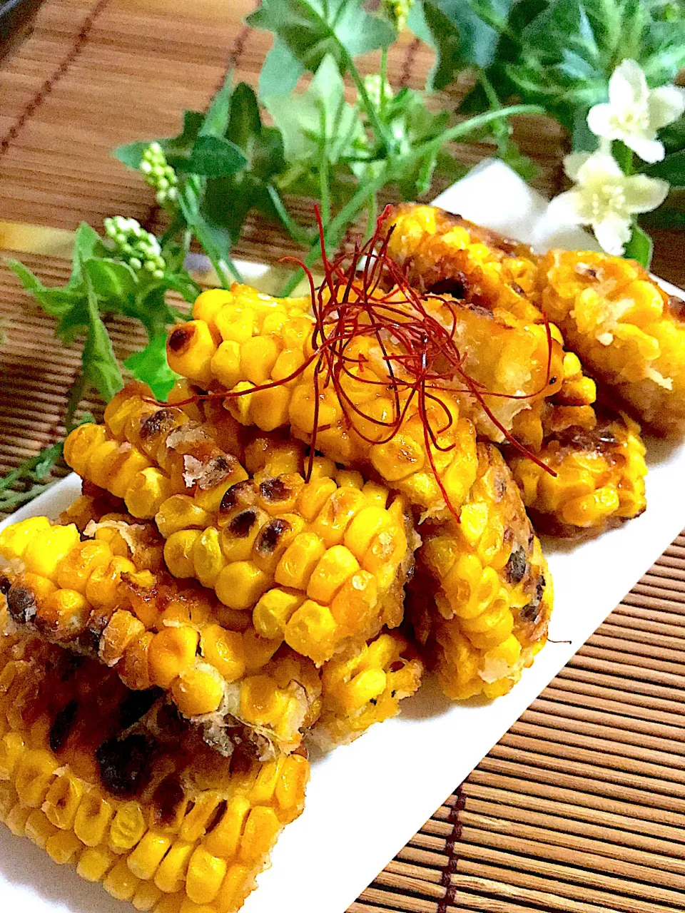 Snapdishの料理写真:おつまみに最適❣️とうもろこしのバター醤油焼き🌽 🌽🌽|🌺🌺Foodie🌺🌺さん