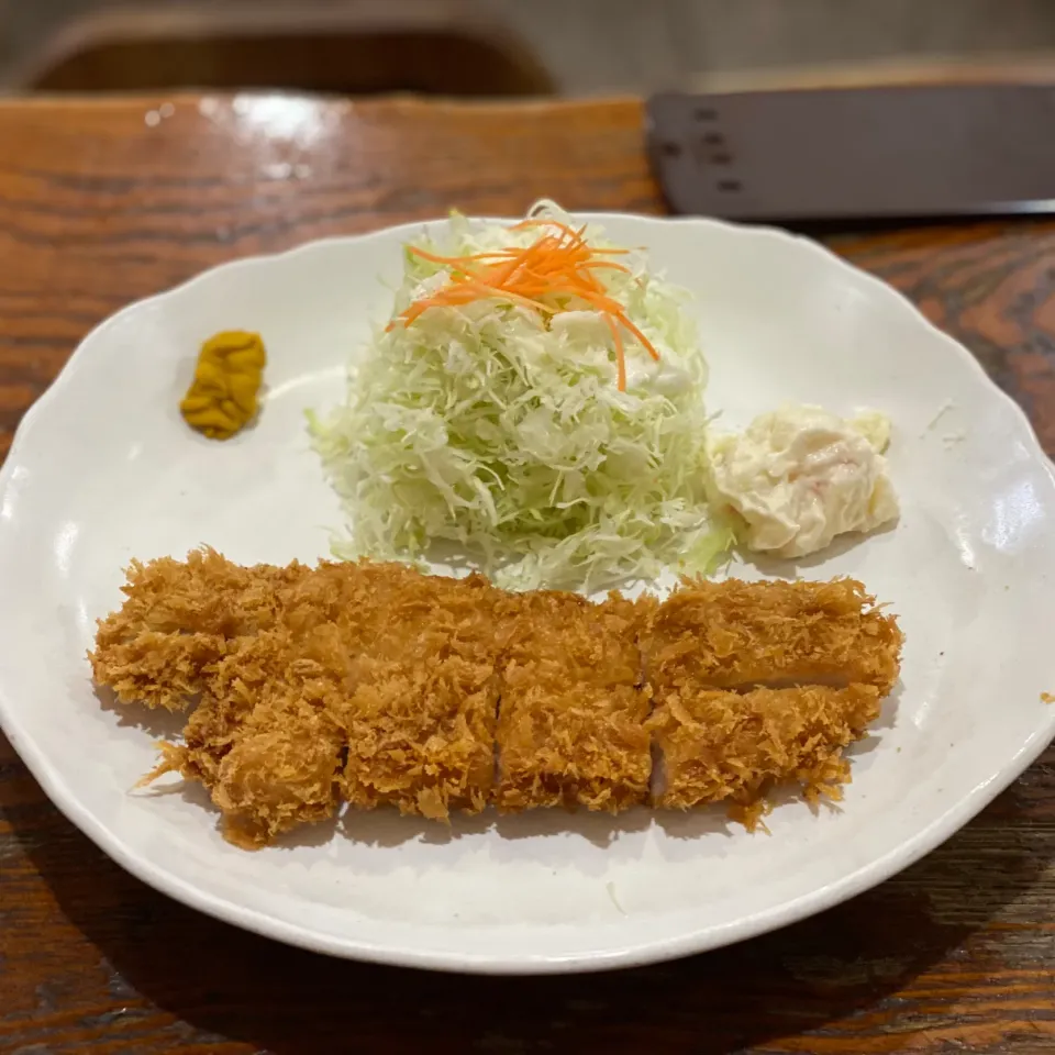 とんかつ美とんさくらい上大岡店　ロースカツ定食|ddr3rdmixさん