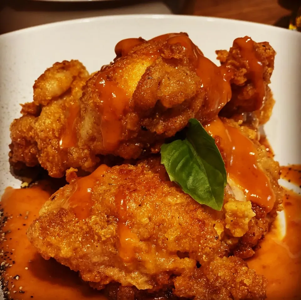 Snapdishの料理写真:A little fusion touch today 
Korean Fried Chicken
Made with Cornmeal & Cajun Spice 
Layer on top on a Spicy Mango BBQ sauce 
Fresh Salad with Potato Salad 
#kor|Emanuel Hayashiさん