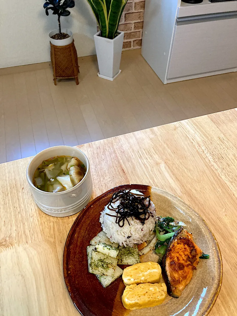 Snapdishの料理写真:旦那さんのお弁当オカズでmyランチプレート7/21|さくたえさん