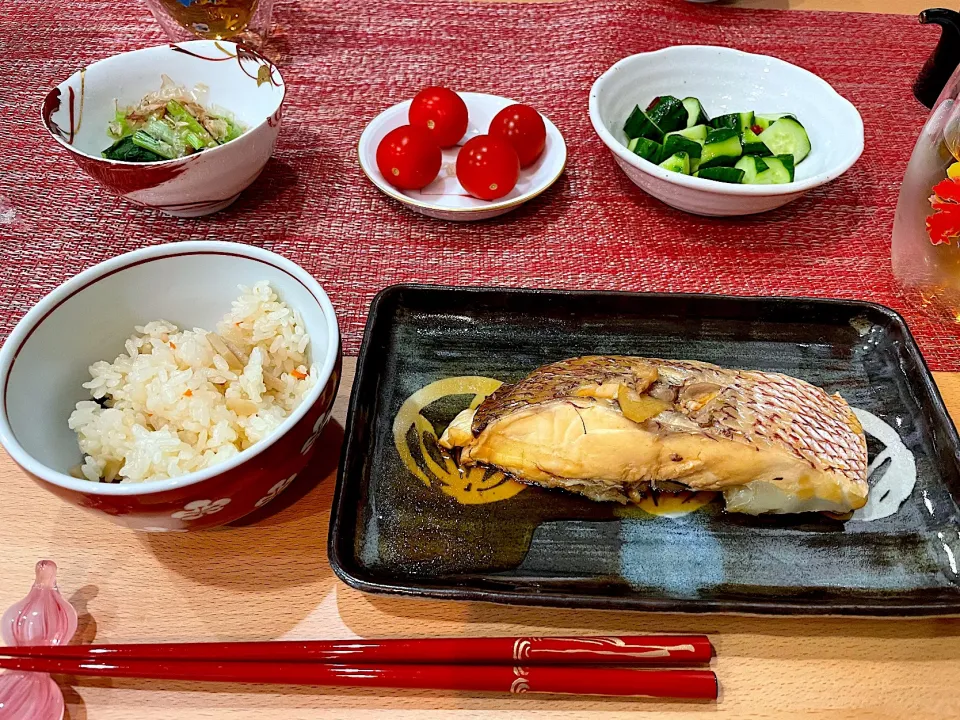 Snapdishの料理写真:真鯛の煮付け|STMさん