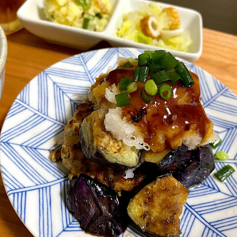 なすおろしハンバーグ🍆　枝豆オクラのポテサラ　ちくわとキャベツの和え物|ちぐあささん