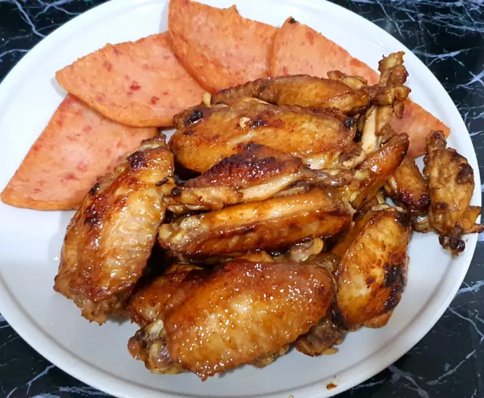 Rice dinner + Soy sauce wings + Luncheon Meat
22 July 2021 Enjoy your evening 😍😋🏠🌛🎐|🌷lynnlicious🌷さん