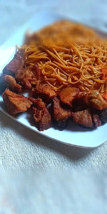 Snapdishの料理写真:spaghetti and beef suya|ladyjoyさん