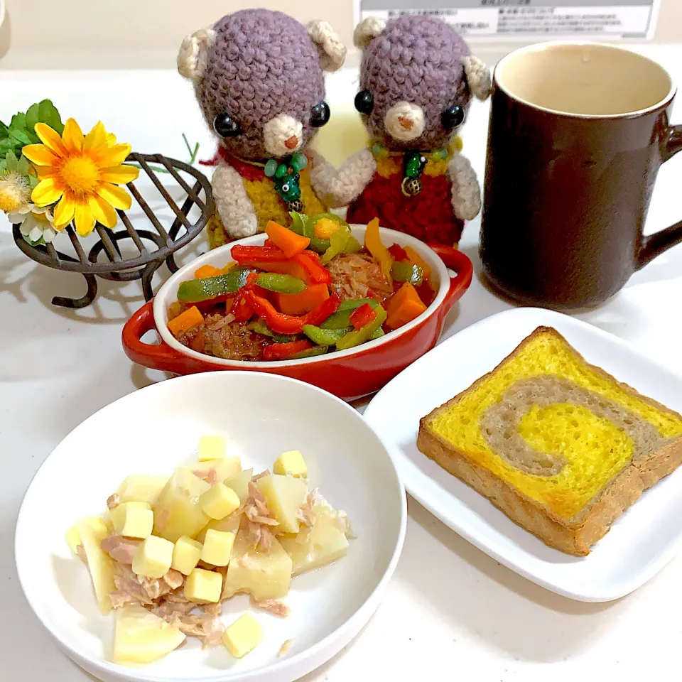 Snapdishの料理写真:朝ごぱん( ´ ▽ ` )|chagashiさん