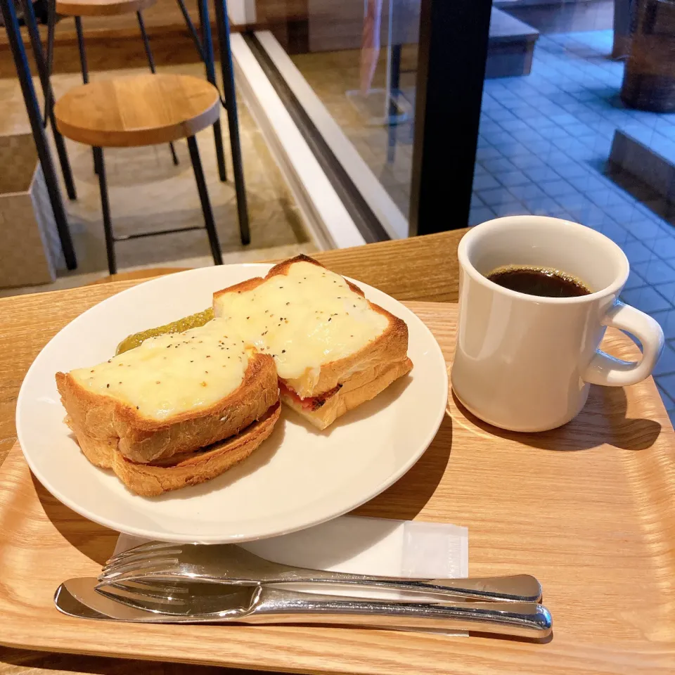 クロックムッシュとコーヒー🥪☕️|ちゃみこさん