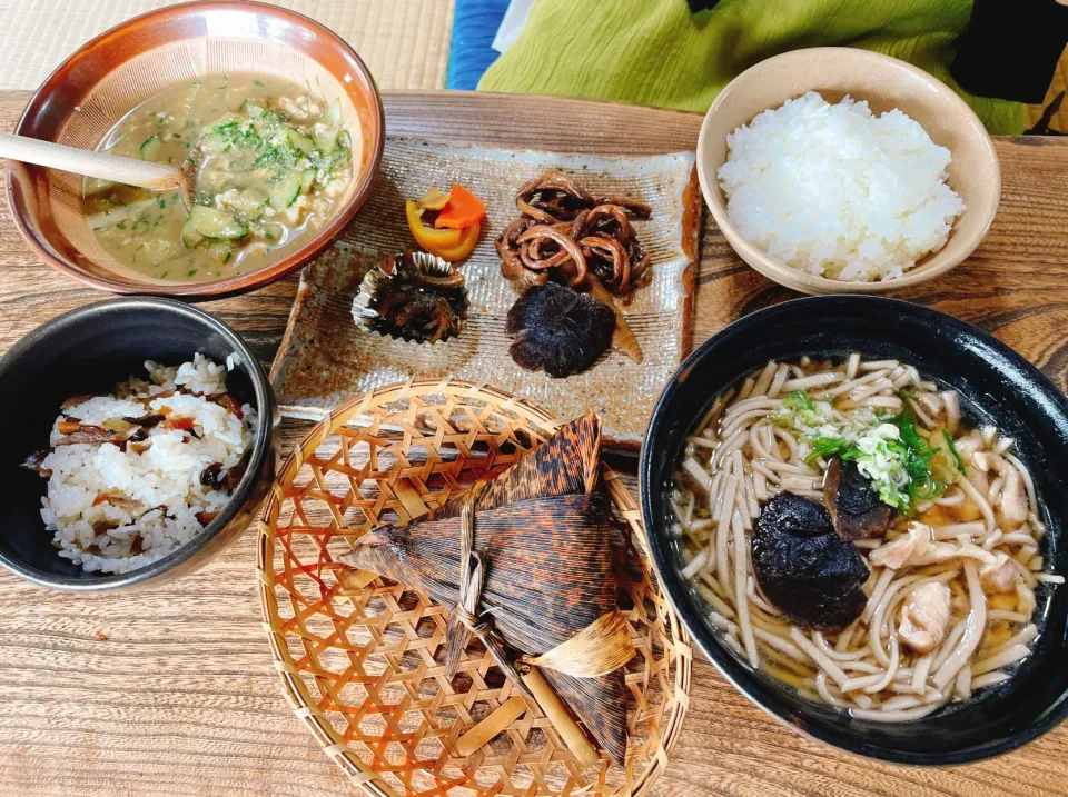 冷や汁、鳥そば、椎茸ご飯、山菜ビーコー|コージ💫さん