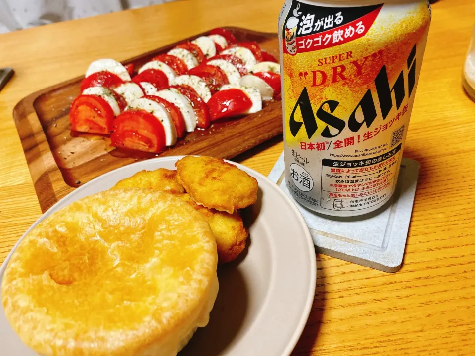 チキングラタンのパイ包み・チキンナゲット
トマトとモッツァレラのカプレーゼ|naoさん