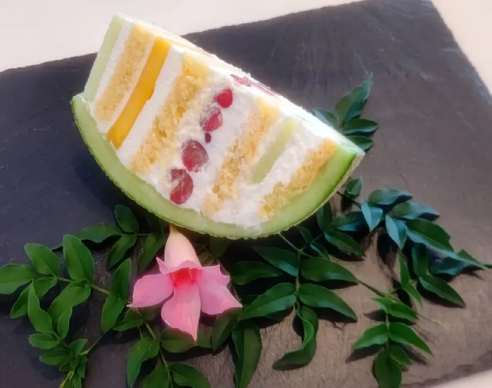 🍈丸ごとメロンケーキ🍈|foodanalystＭＩＫＩさん