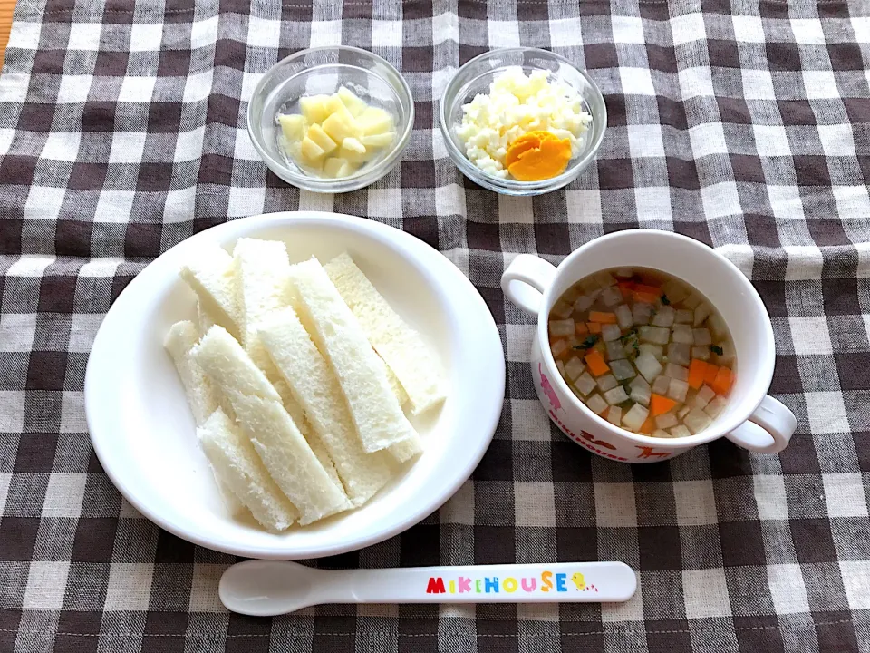 【離乳食】野菜スープ、食パン、もも、ゆでたまご|sayaさん