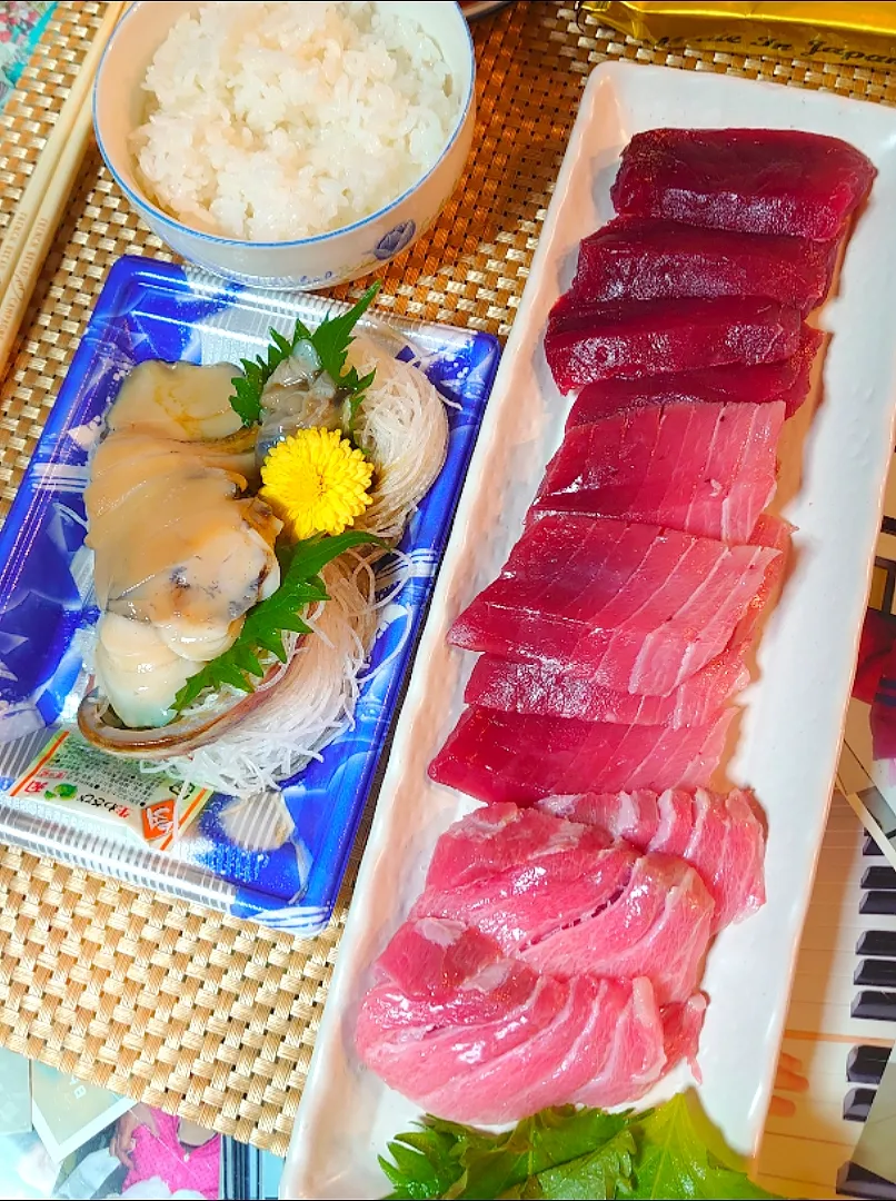 本マグロと小さいアワビで夕ご飯🍴|ポチさん