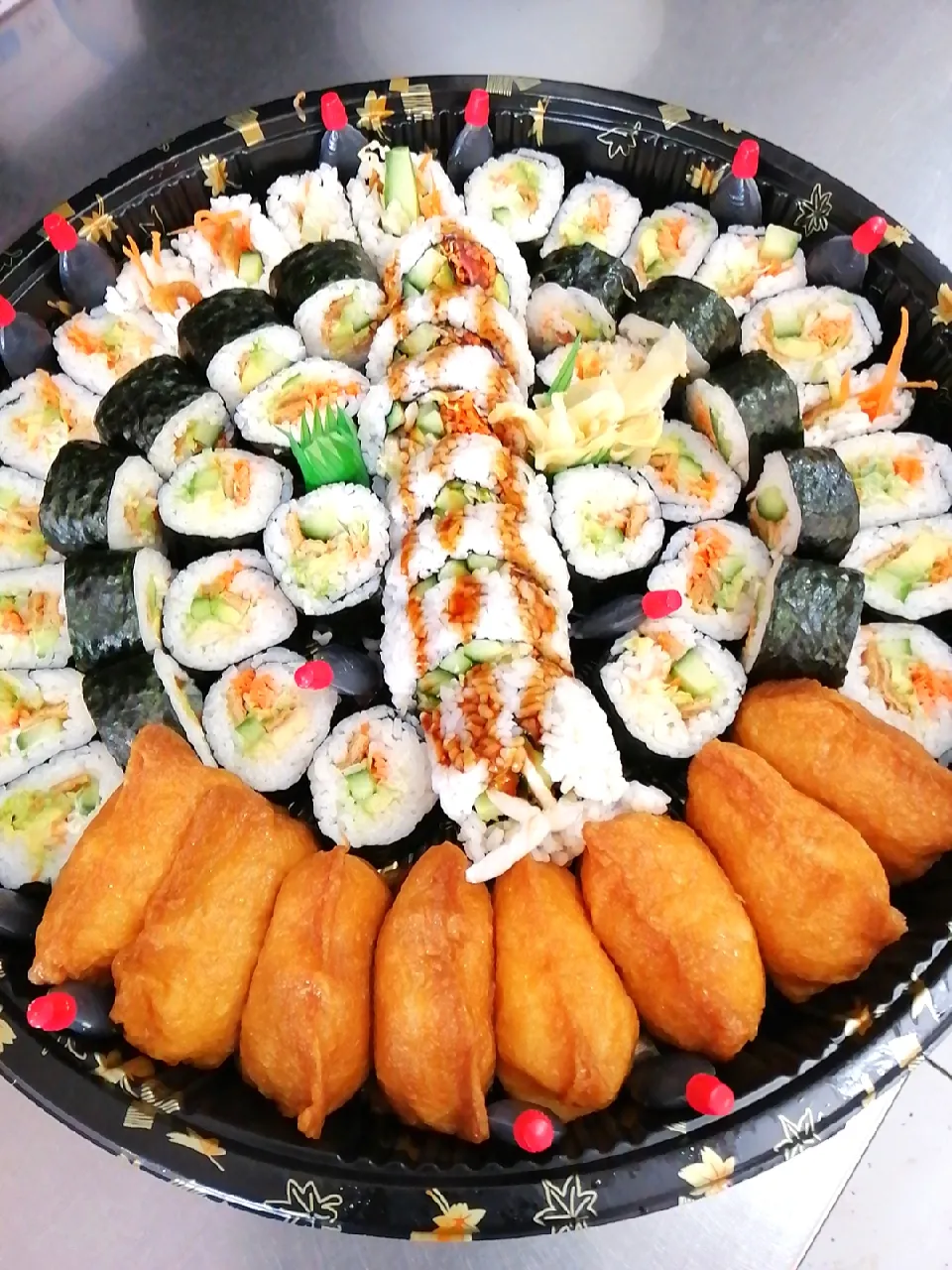 sushi combo platter|Heby Lowさん