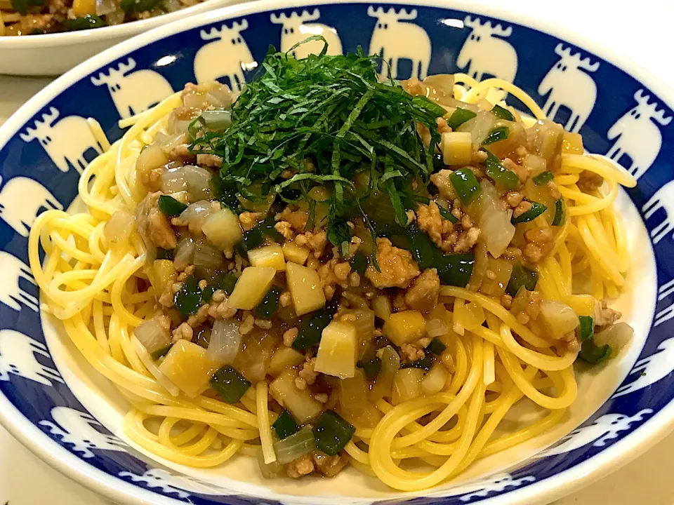 Snapdishの料理写真:チンジャオミートソースパスタ|ゆったんまーくんさん