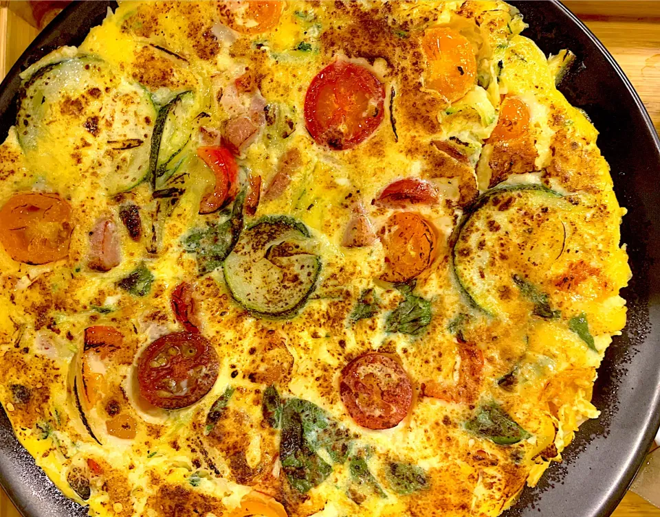 Zucchini & cherry tomato frittata|Rjさん