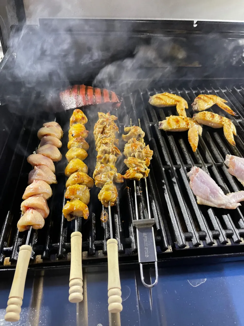 BBQ ぼんじり、せせり、ローストビーフ、手羽先|Kashimanakitchenさん