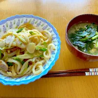 アスパラとウインナーの焼きうどん/にらたまスープ|♡*⃝̣mayu◍♡さん