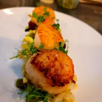 Snapdishの料理写真:scallops with a lima bean and squash,corn, pearl onion,green Chile, tomatoes with micro greens|Rich mさん