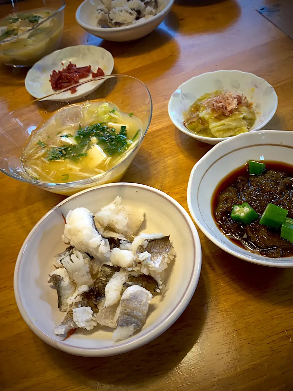 Snapdishの料理写真:鱧の湯引きと、もずくと、焼き茄子と、胡瓜と豆腐と茗荷の冷やし味噌汁|もえさん