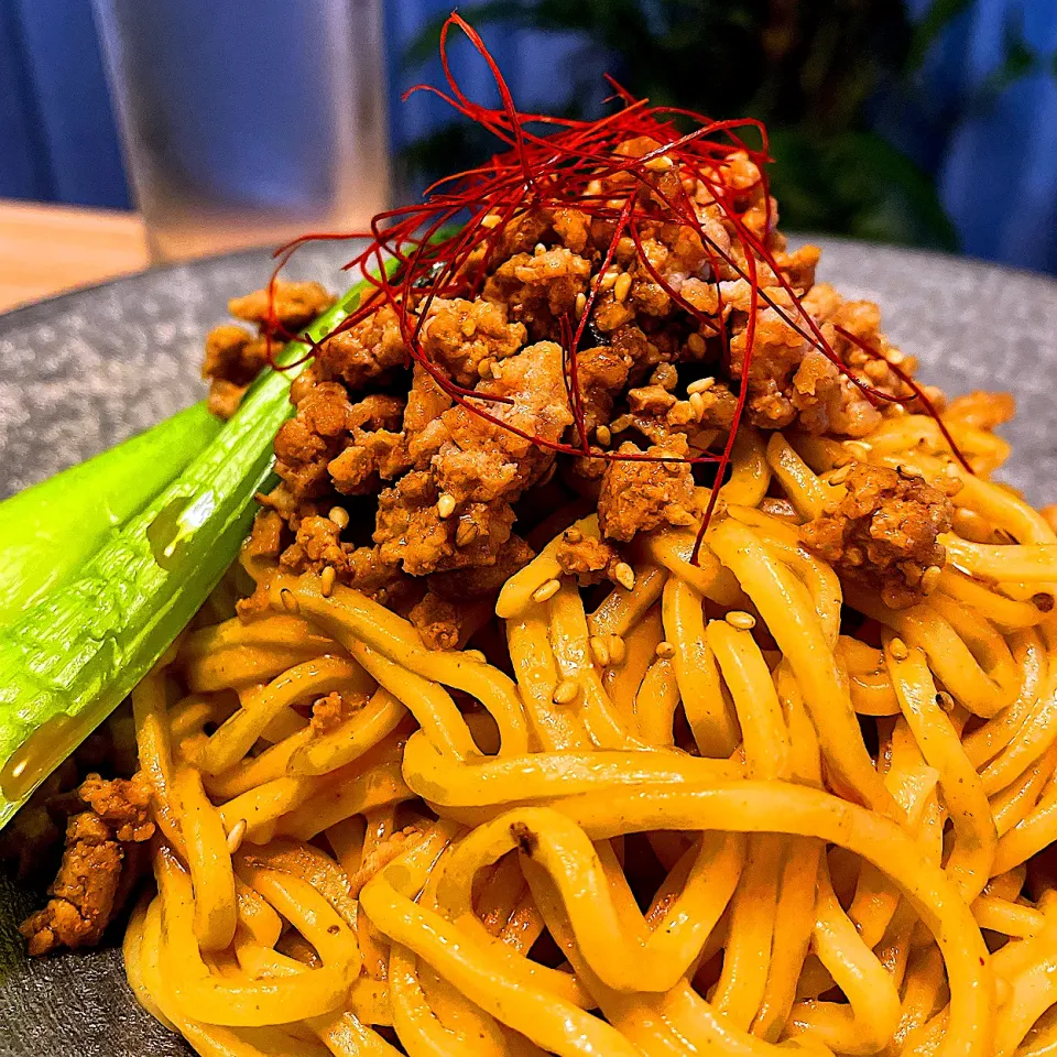 Snapdishの料理写真:🍜汁なし坦々麺　舌がピリピリする、😋|Sの食卓さん