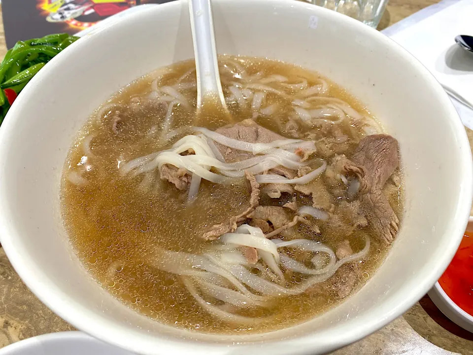 Beef in soup rice flat noodles|skyblueさん